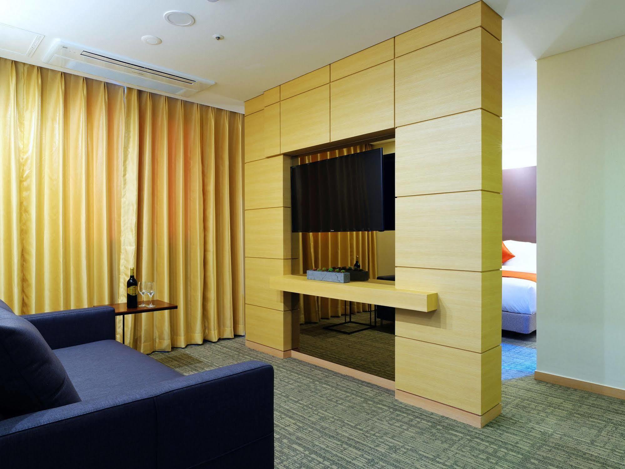 On City Hotel Cheonan Exterior foto